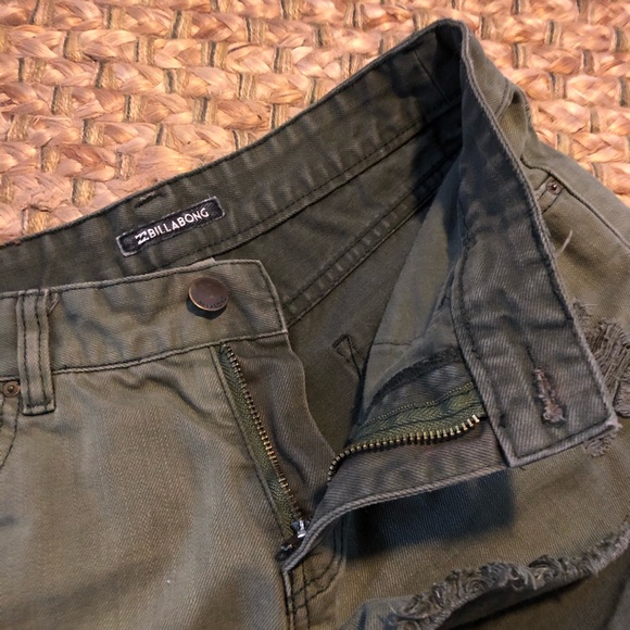 ⚡️⚡️ Billabong army green shorts - Picture 2 of 4